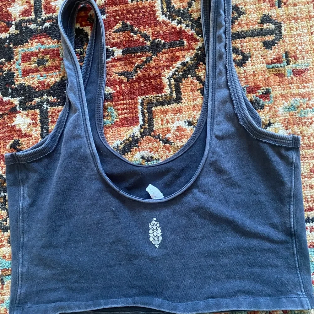 Free People Movement Hot Shot Crop - Picture 7 of 8